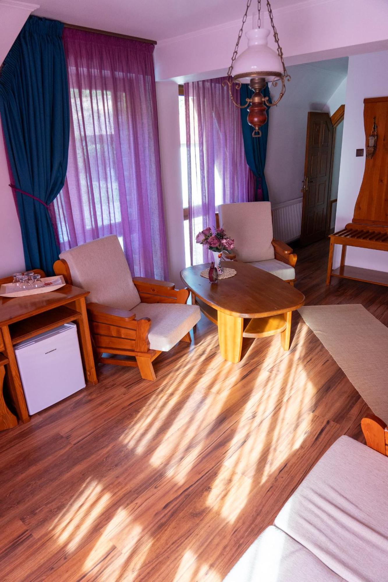5.Evszak Otel Sfântu-Gheorghe Dış mekan fotoğraf