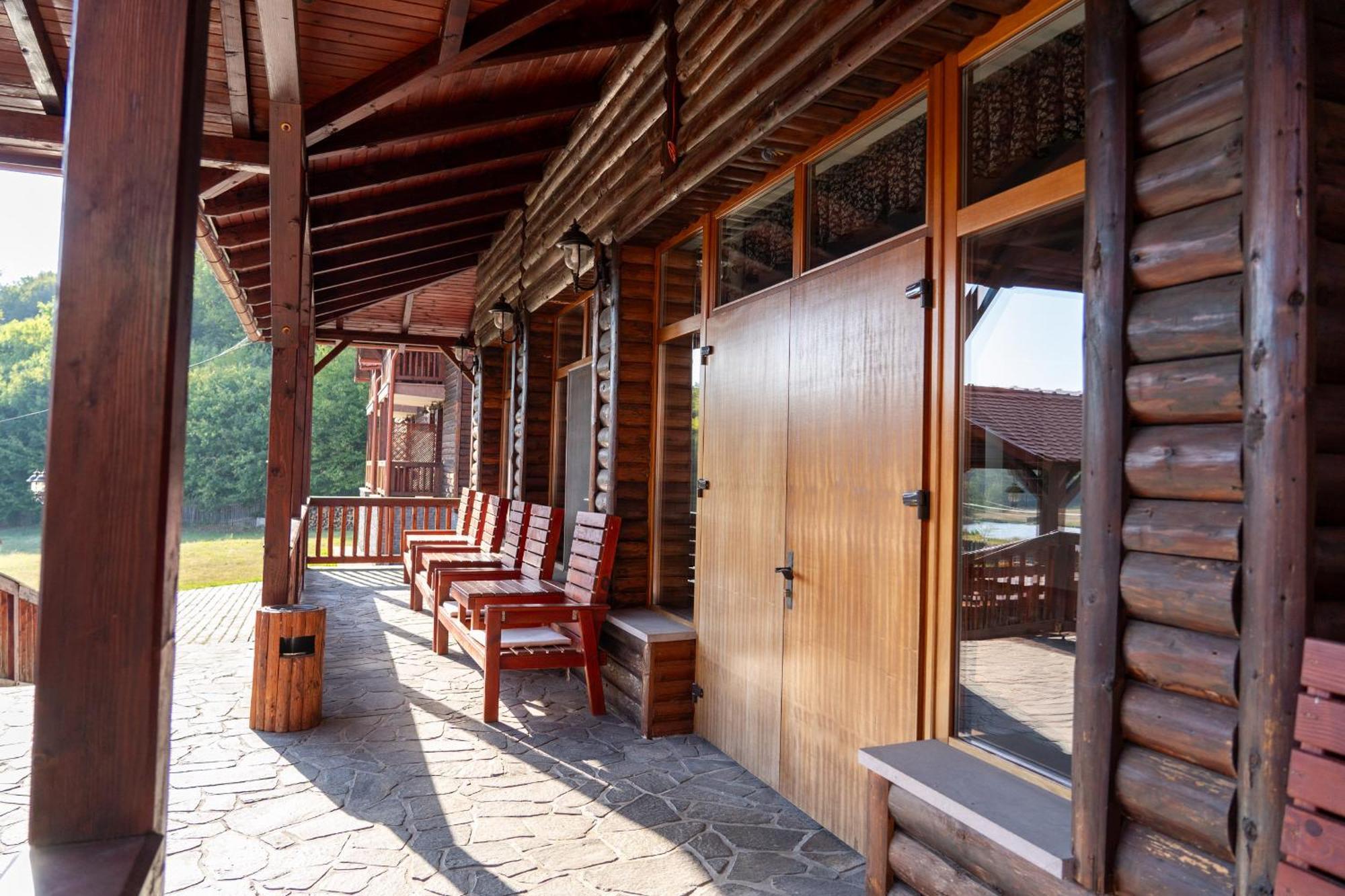 5.Evszak Otel Sfântu-Gheorghe Dış mekan fotoğraf