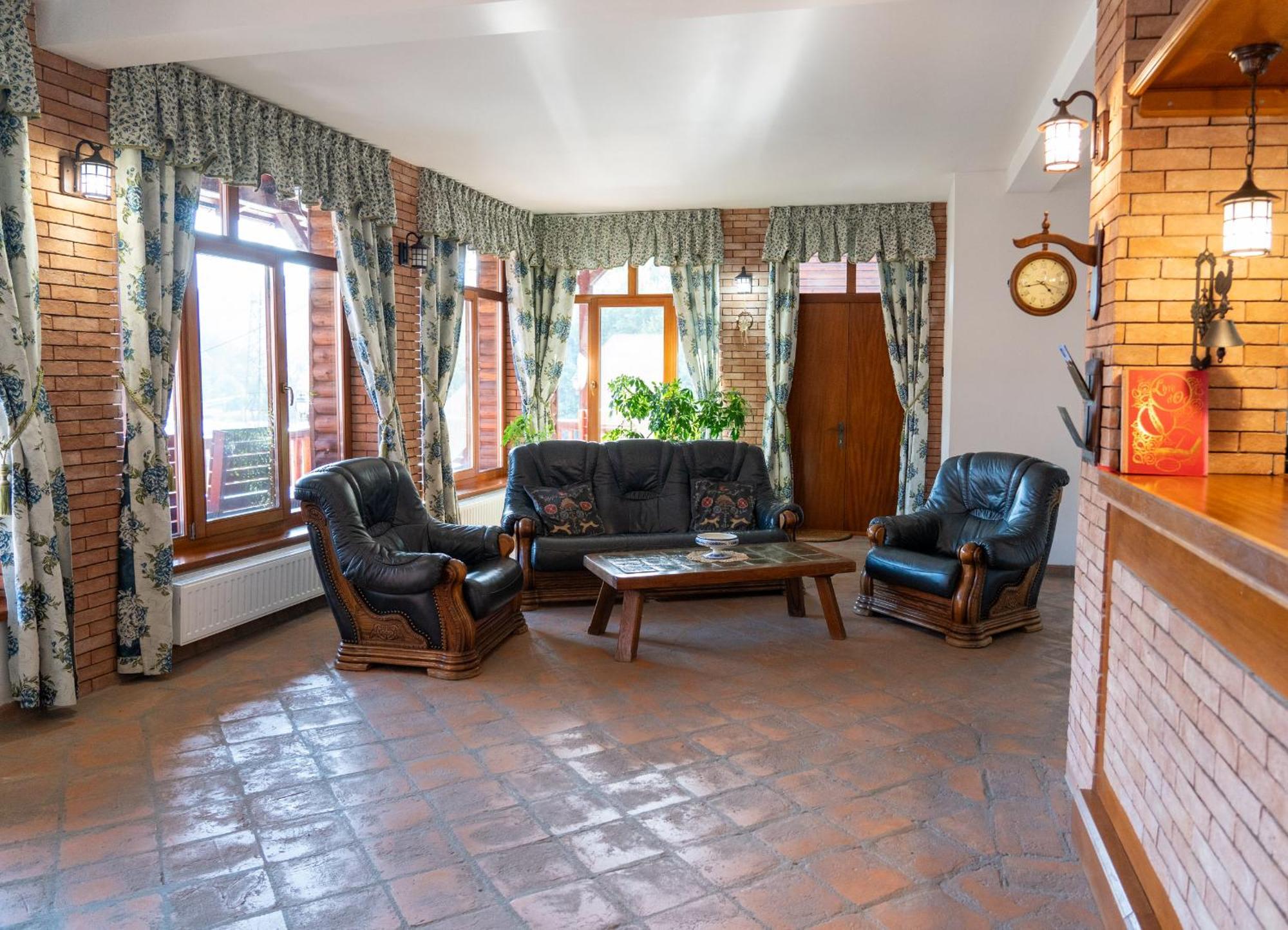 5.Evszak Otel Sfântu-Gheorghe Dış mekan fotoğraf