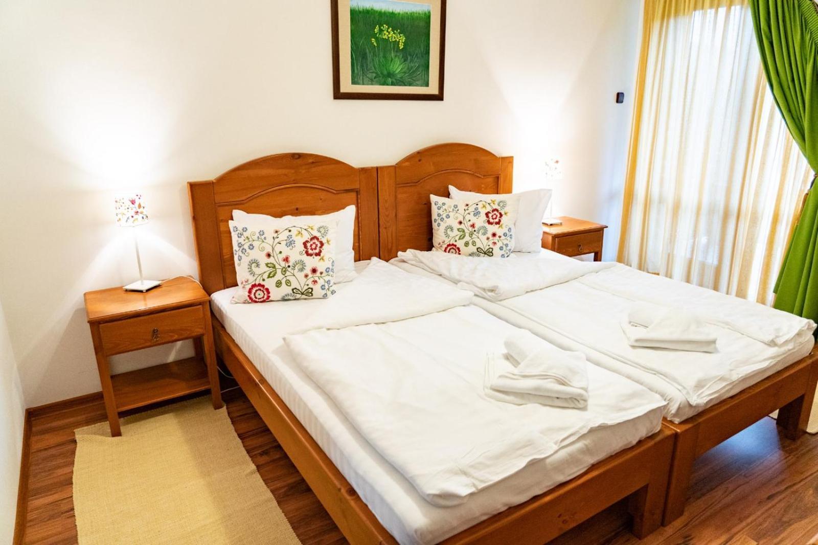 5.Evszak Otel Sfântu-Gheorghe Dış mekan fotoğraf